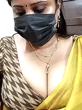 Queenflowerr online show from 03-04-25, 10:35