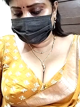 Queenflowerr online show from 03-11-25, 04:18