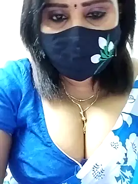 Queenflowerr online show from 09-10-25, 05:02