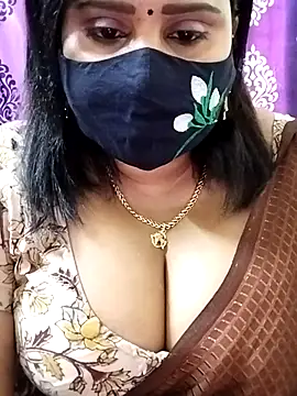 Queenflowerr online show from 11-01-25, 08:05