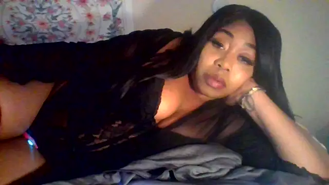 Snapshot of angeliquebelcali chatting on 10-27-25, 06:12 angeliquebelcali online show from 10-27-25, 06:12