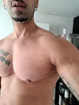 Snapshot of badbrown chatting on 02-22-25, 01:02 badbrown online show from 02-22-25, 01:02