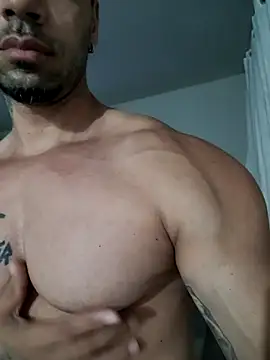 Snapshot of badbrown chatting on 03-06-25, 12:43 badbrown online show from 03-06-25, 12:43