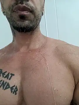 Snapshot of badbrown chatting on 03-06-25, 04:30 badbrown online show from 03-06-25, 04:30