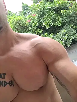 Snapshot of badbrown chatting on 03-15-25, 01:29 badbrown online show from 03-15-25, 01:29