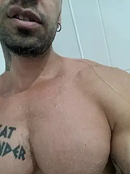 Snapshot of badbrown chatting on 03-18-25, 04:04 badbrown online show from 03-18-25, 04:04