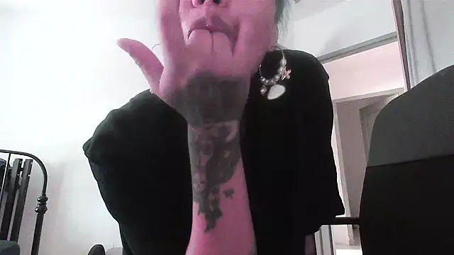 serena  vedette online show from 10-21-25, 09:43