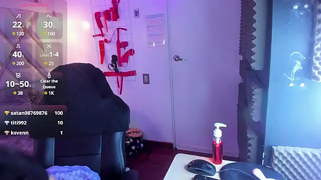 Snapshot of Belinda_Braund chatting on 03-14-25, 04:40 Belinda Braund online show from 03-14-25, 04:40