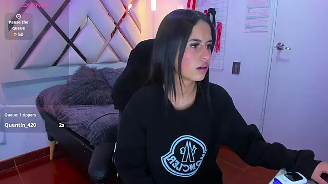 Snapshot of Belinda_Braund chatting on 03-17-25, 05:49 Belinda Braund online show from 03-17-25, 05:49