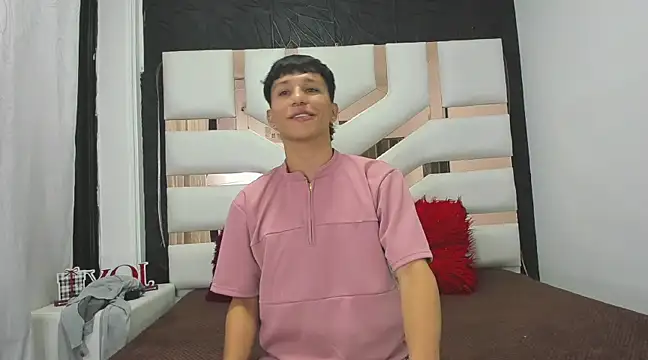 Snapshot of MarckPassion chatting on 02-21-25, 01:11 MarckPassion online show from 02-21-25, 01:11