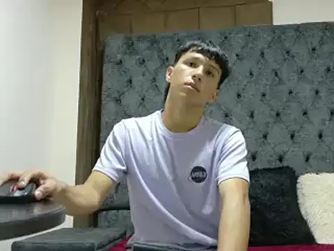 Snapshot of MarckPassion chatting on 03-05-25, 01:06 MarckPassion online show from 03-05-25, 01:06