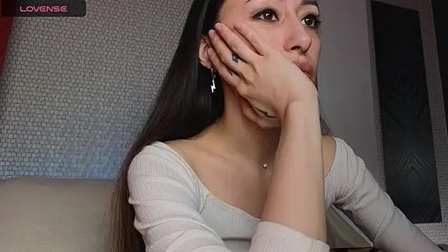 Snapshot of Isabela_Run chatting on 02-22-25, 04:40 Isabela Run online show from 02-22-25, 04:40