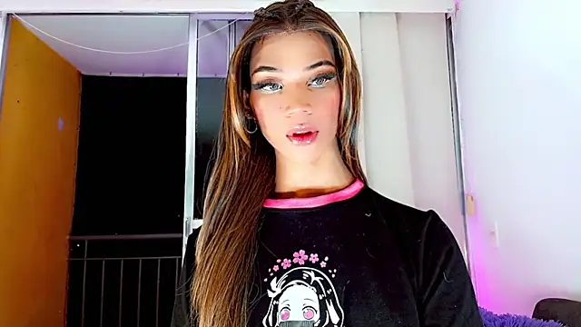 Snapshot of lucyangel_11 chatting on 02-07-25, 02:19 lucyangel 11 online show from 02-07-25, 02:19