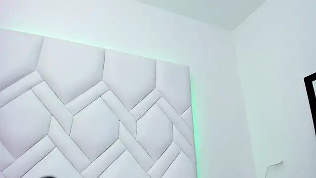 LindaHooker online show from 02-22-25, 08:29