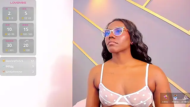 Snapshot of Alaia_Colins chatting on 03-21-25, 10:28 Alaia Colins online show from 03-21-25, 10:28