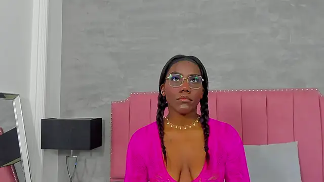 Alaia Colins online show from 11-24-25, 03:50