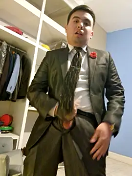 Snapshot of Hombre_de_traje chatting on 01-29-25, 07:57 Hombre de traje online show from 01-29-25, 07:57