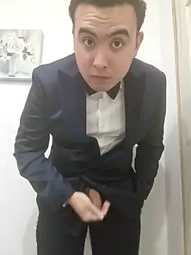 Snapshot of Hombre_de_traje chatting on 02-01-25, 05:28 Hombre de traje online show from 02-01-25, 05:28