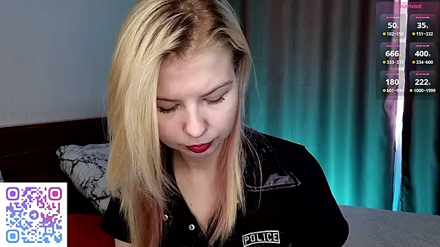 Snapshot of LynetHakes chatting on 02-02-26, 06:56 LynetHakes online show from 02-02-26, 06:56