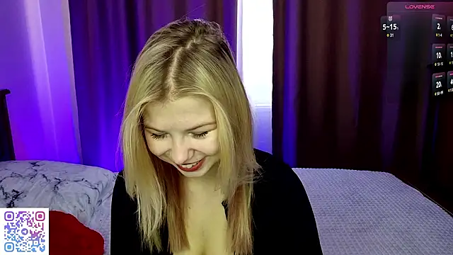 Snapshot of LynetHakes chatting on 02-04-26, 06:19 LynetHakes online show from 02-04-26, 06:19