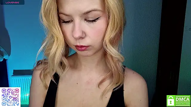 Snapshot of LynetHakes chatting on 02-21-26, 06:58 LynetHakes online show from 02-21-26, 06:58