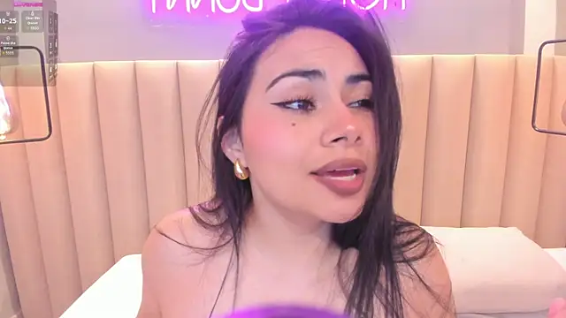 Naomymonroe  online show from 09-18-25, 09:50