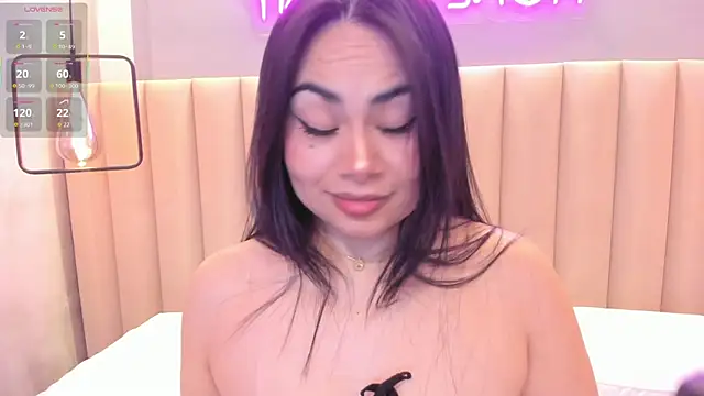 Naomymonroe  online show from 10-28-25, 09:50