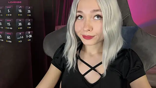 Snapshot of Ohmy_Nora_ chatting on 06-14-26, 01:25 Ohmy Nora online show from 06-14-26, 01:25