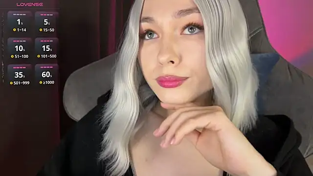 Snapshot of Ohmy_Nora_ chatting on 06-18-26, 12:11 Ohmy Nora online show from 06-18-26, 12:11