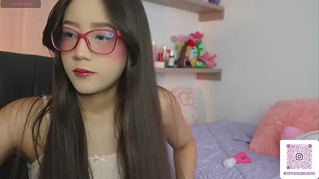 Snapshot of sophi_lii chatting on 05-07-26, 08:47 sophi lii online show from 05-07-26, 08:47