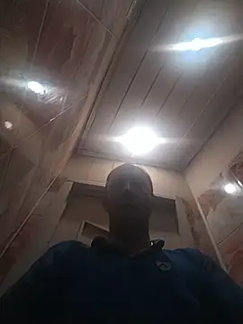 MaxDevilWhite online show from 10-25-25, 10:04