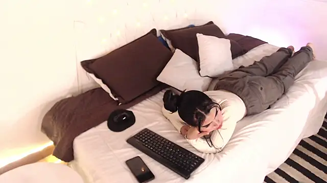 saray  jones online show from 03-18-25, 12:47