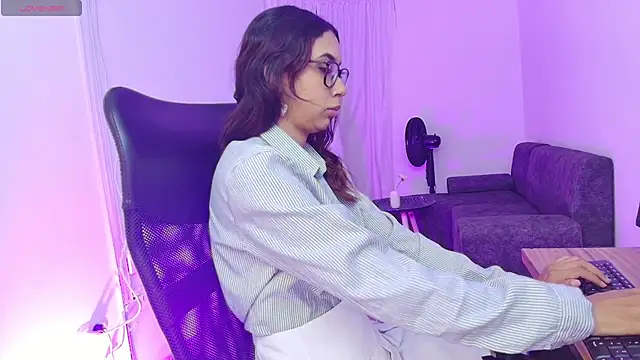 Snapshot of RenataLujan_ chatting on 01-24-25, 04:17 RenataLujan online show from 01-24-25, 04:17