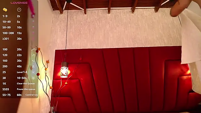 Freya and Freyr online show from 02-13-25, 08:03