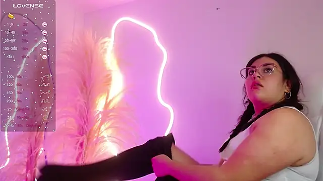 Snapshot of Sofi_BBW chatting on 03-20-25, 12:32 Sofi BBW online show from 03-20-25, 12:32