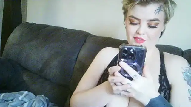 bisexmillenials online show from 12-22-25, 06:38