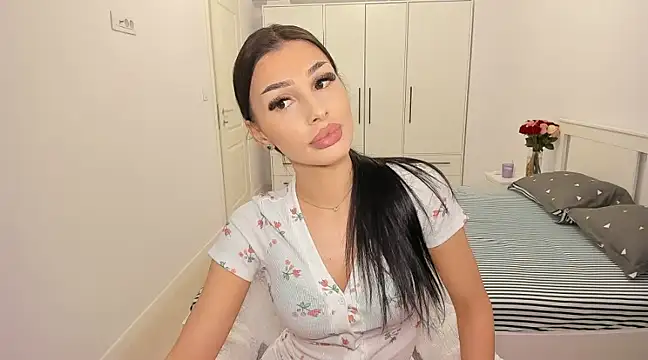 HelenShawn online show from 02-18-25, 10:14