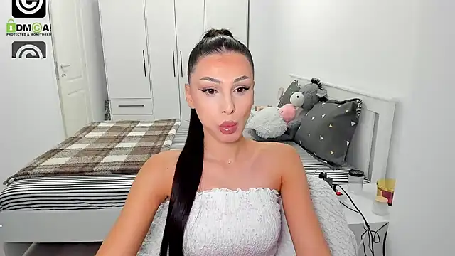 HelenShawn online show from 11-06-25, 09:37