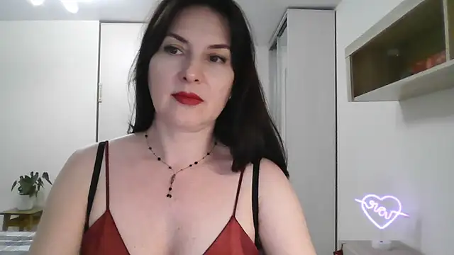 Victoria Glam online show from 01-28-25, 06:39