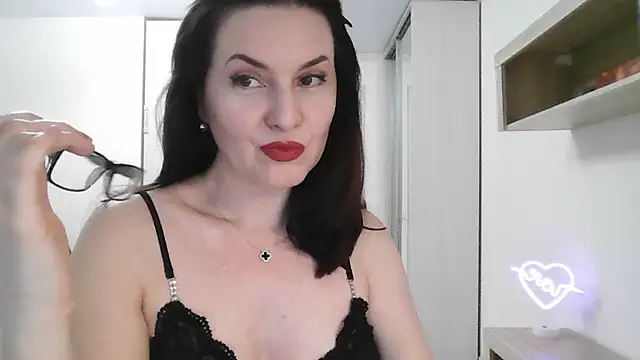 Victoria Glam online show from 03-02-25, 07:12