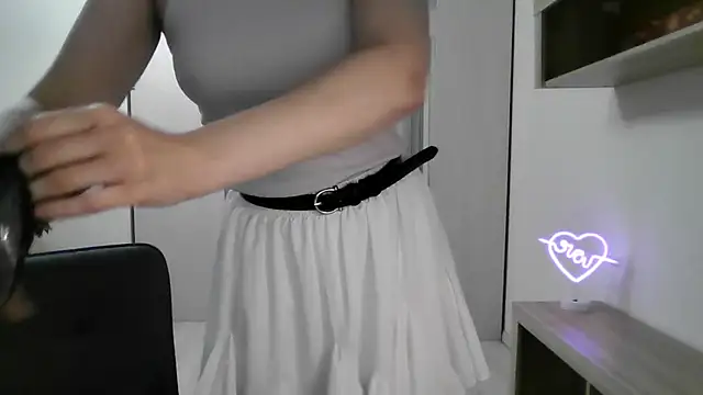 Victoria Glam online show from 03-13-25, 05:28