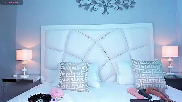 ZoeySnow online show from 03-13-25, 12:02