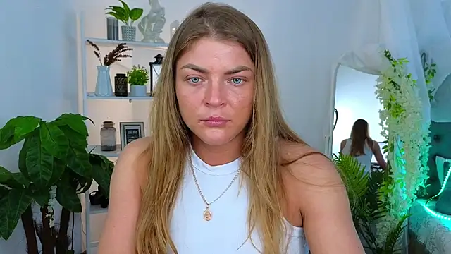 Donna Sun online show from 02-28-26, 07:09