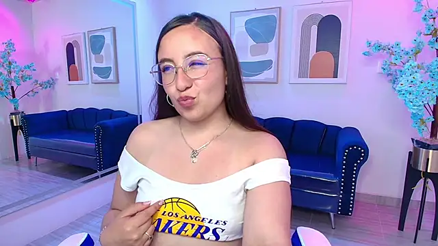 Lilyy evans online show from 02-12-25, 05:48