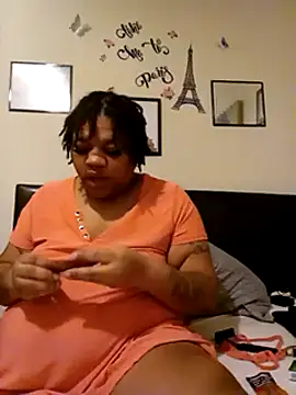 Snapshot of Big_BodyDee chatting on 02-04-25, 02:17 Big BodyDee online show from 02-04-25, 02:17