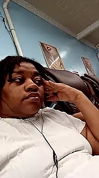 Snapshot of Big_BodyDee chatting on 03-06-25, 05:43 Big BodyDee online show from 03-06-25, 05:43