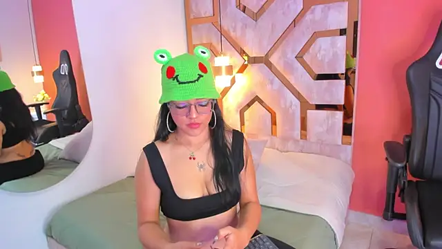 Billie Jhonson  online show from 11-21-25, 03:27