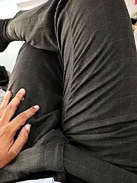 Snapshot of Younme6-9 chatting on 09-19-25, 09:54 Younme6-9 online show from 09-19-25, 09:54