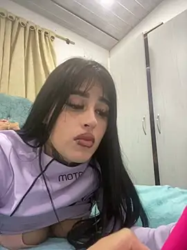 Snapshot of Girl_milk7 chatting on 03-19-25, 04:25 Girl milk7 online show from 03-19-25, 04:25