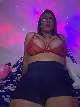 Snapshot of ALEXANDRA95 chatting on 02-06-25, 04:31 ALEXANDRA95 online show from 02-06-25, 04:31